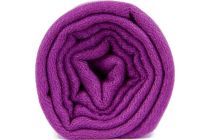 Le pashmina de couleur violet est un accessoire de mode très fashion