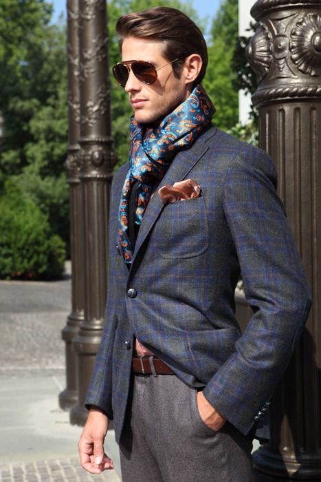 Foulard carré en soie pour homme collection france masculin cbfch2162  Taille 70 cm x 70 cm